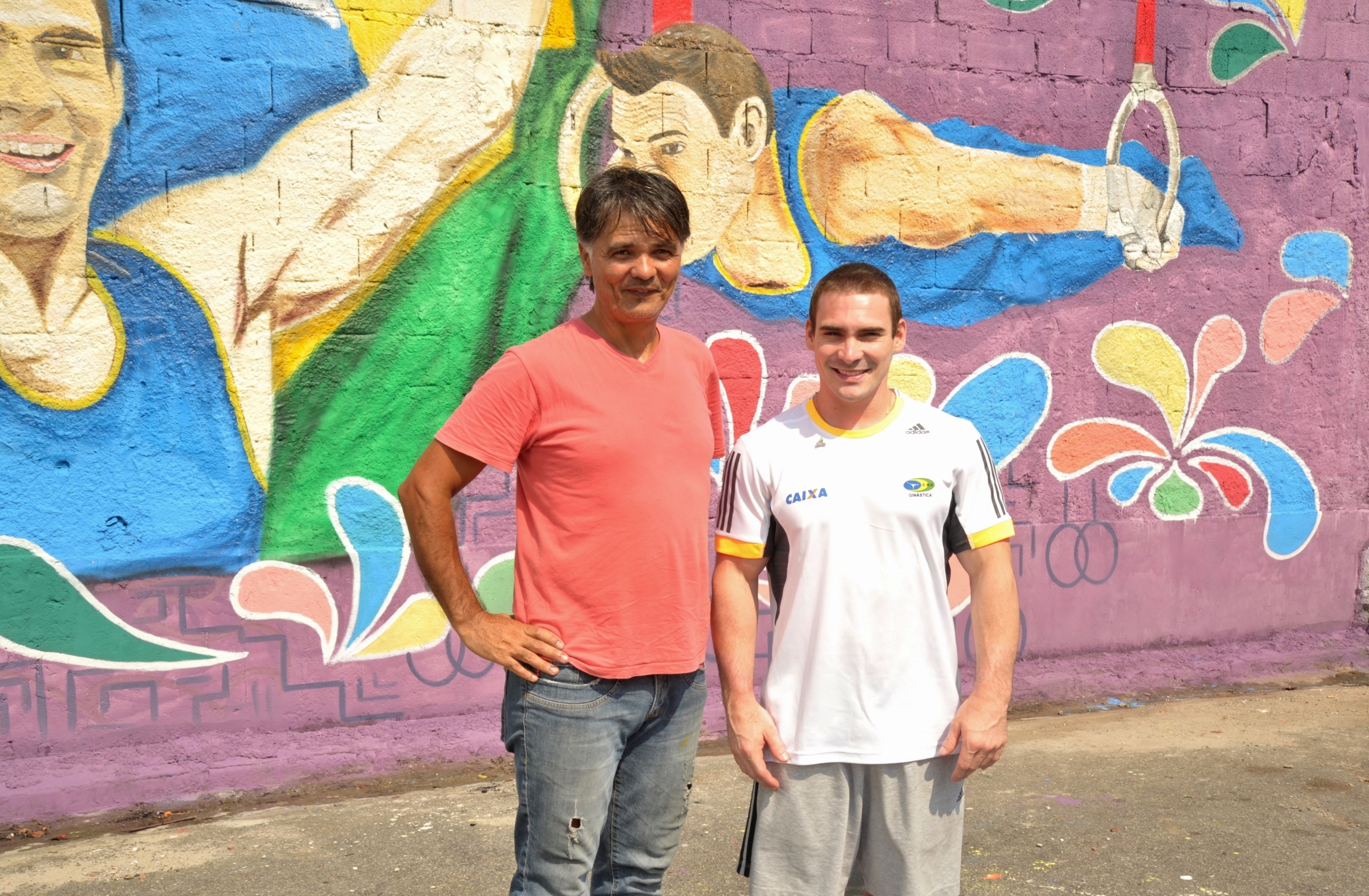 Adilson Vieira e Arthur Zanetti no muro 